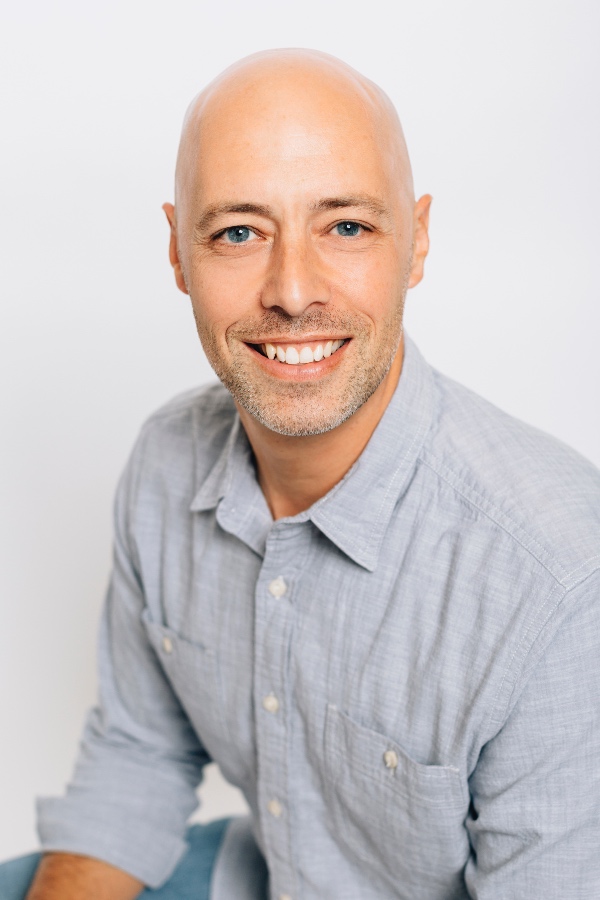 Cruise Brothers Travel Agent Jason Lewis